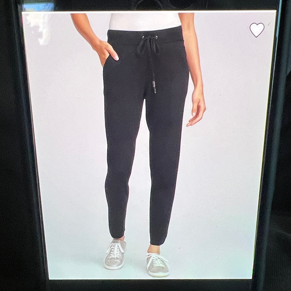 Chicos Knit Zenergy Sweater
 Joggers Size 8